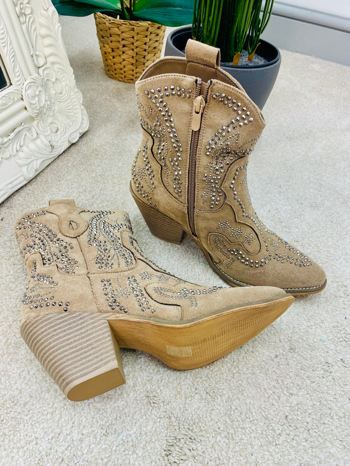 LADIES BEIGE STUD DIAMANTE MID HEEL COWBOY ANKLE BOOTS