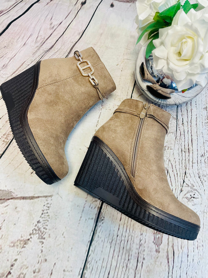 LADIES WOMENS BEIGE FAUX SUEDE WEDGE HEEL ANKLE BOOTS
