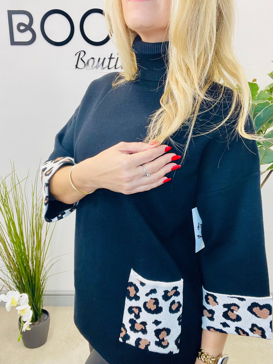 LADIES SOFT KNIT JUMPER WITH LEOPARD PRINT - BLACK & CREAM