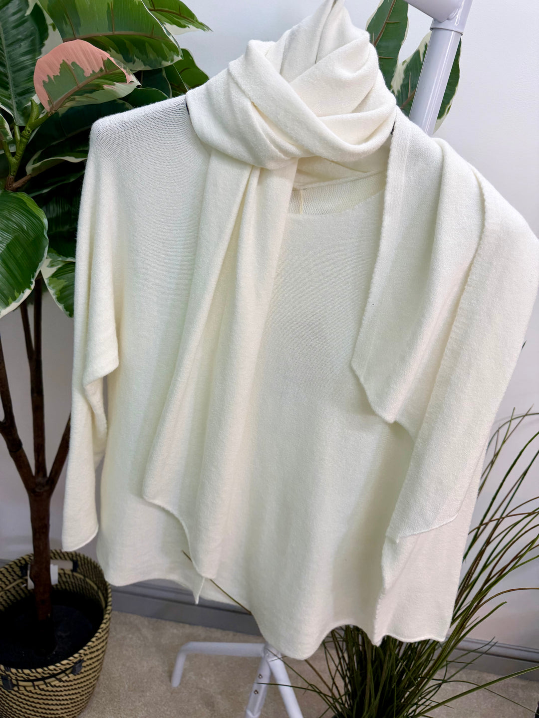 LADIES KNITTED JUMPER & SCARF SET - PINK, BLACK, WHITE & MINT