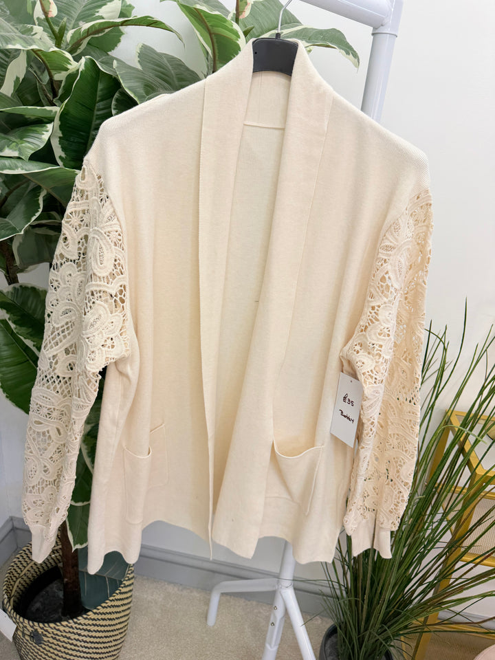 The BETTY cardigan - 6 colours