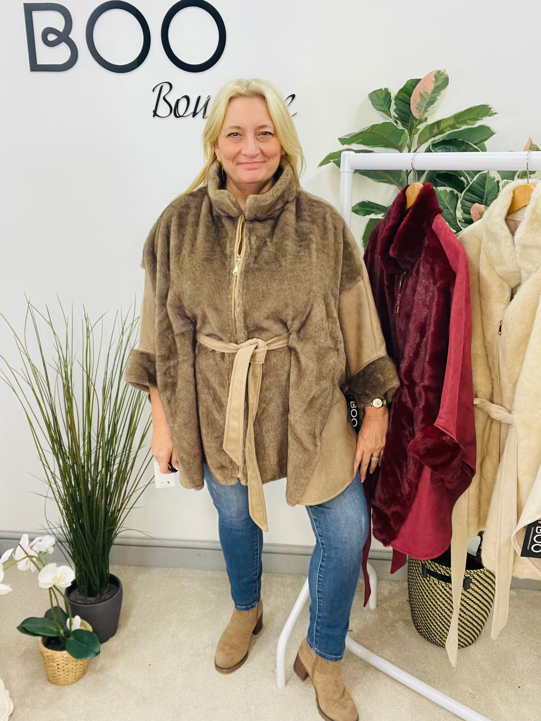 LADIES LUXURY FAUX FUR CAPE - BEIGE, BURGUNDY, MOCHA