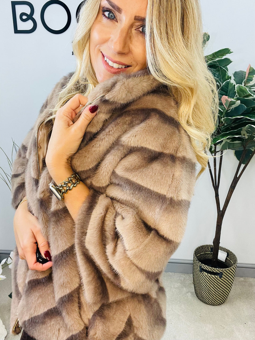 LADIES LUXURY FAUX FUR CAPE JACKET - BROWN, MINK, CREAM LEOPARD