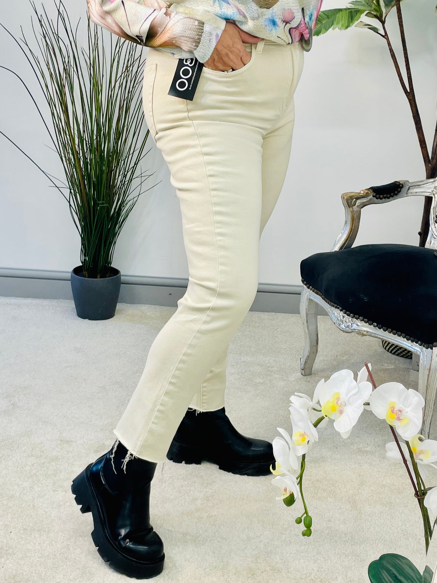 The LILY light beige jeans - size 6 to 14
