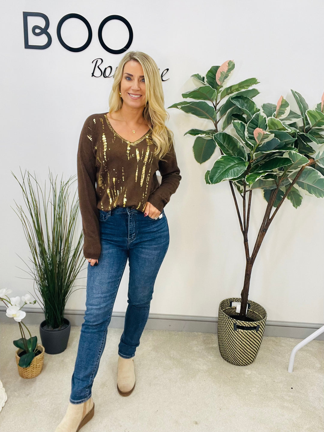 LADIES V NECK SOFT KNIT JUMPER - WHITE, BROWN & MOCHA