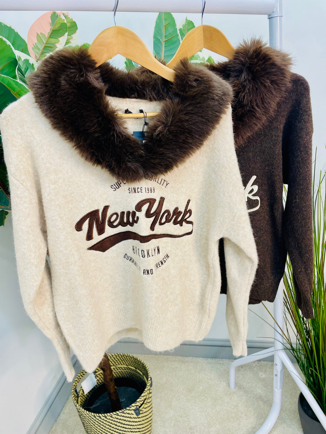 LADIES KNITTED FAUX FUR COLLAR JUMPER - BEIGE & CHOCOLATE BROWN