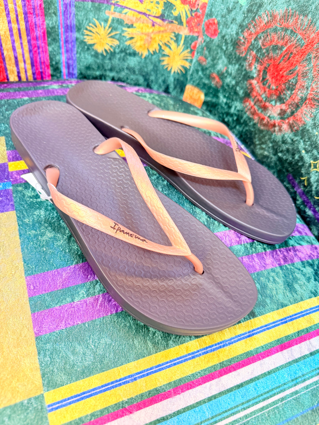 Ladies Ipanema Flip Flops - Black & Beige