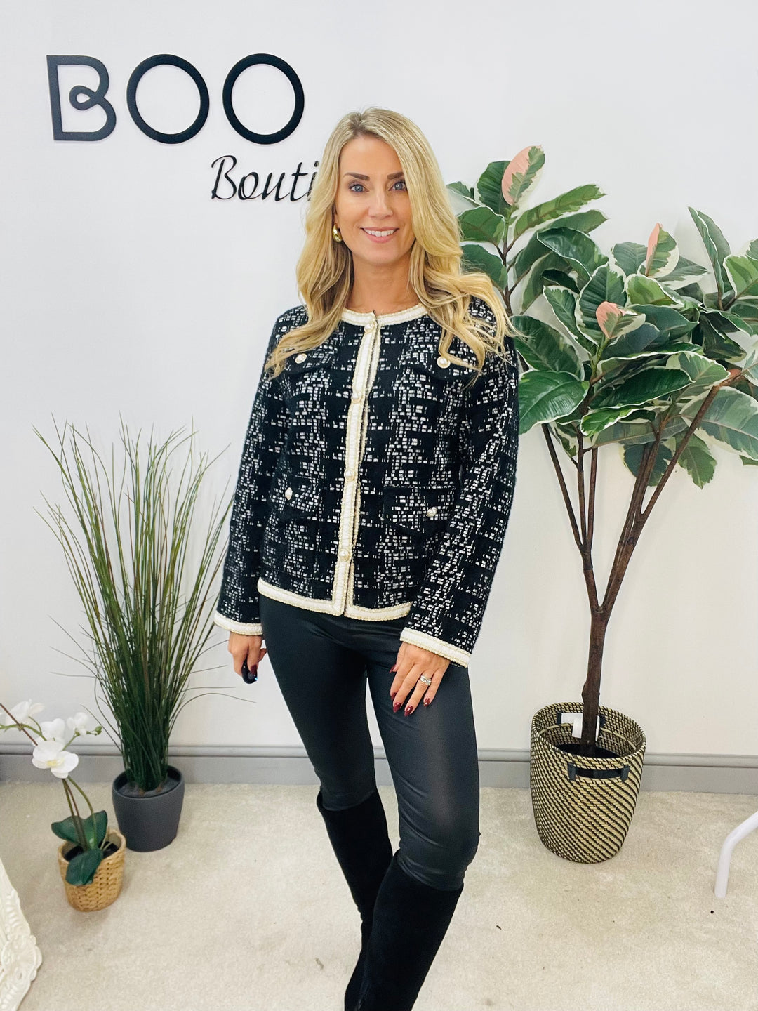 LADIES INSPIRED FLUFFY KNIT BOLERO CARDIGAN JACKET - WHITE & BLACK