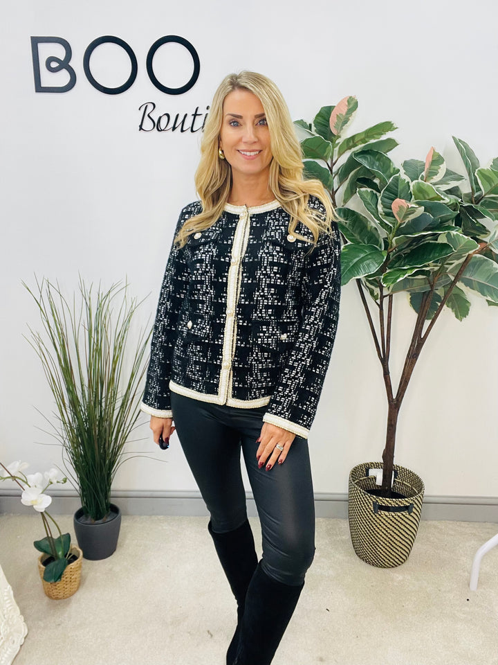 LADIES INSPIRED FLUFFY KNIT BOLERO CARDIGAN JACKET - WHITE & BLACK