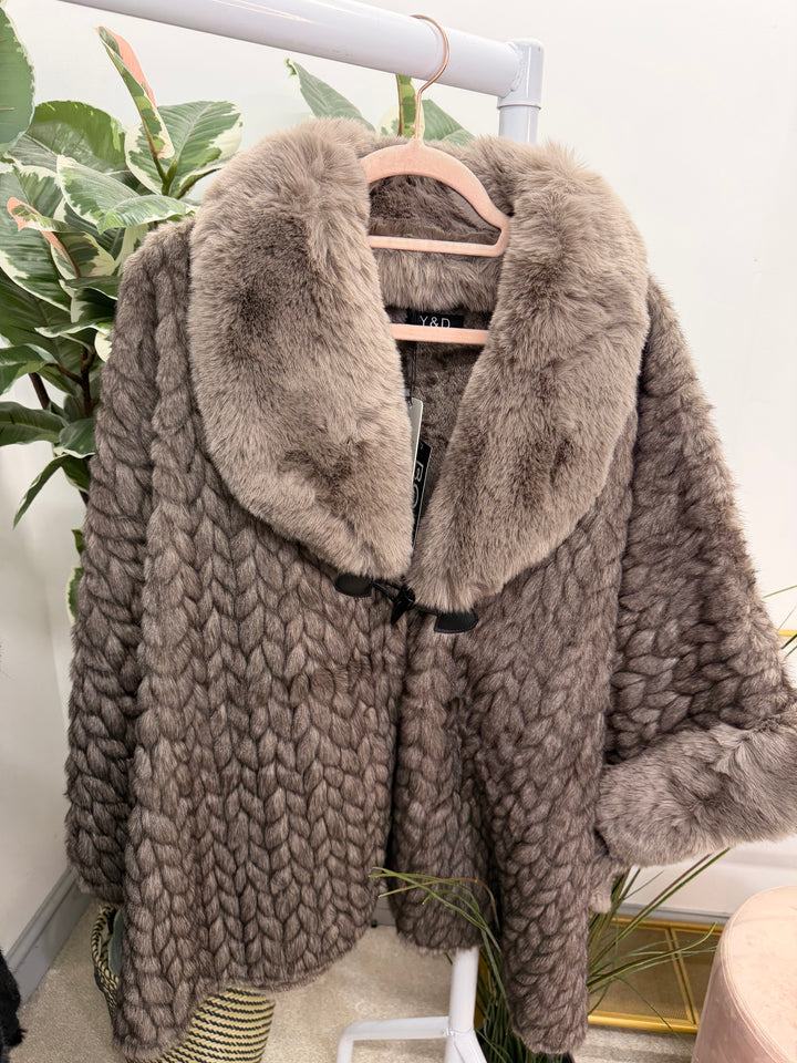 The EMILY luxe faux fur cape - 5 colours
