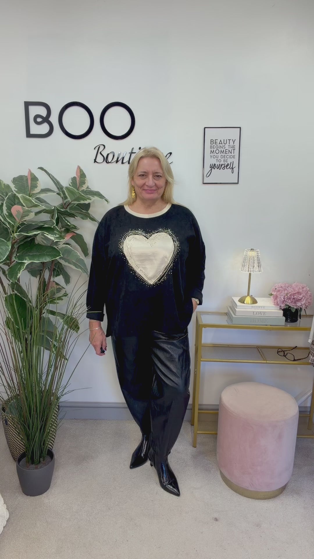 The WENDY cord oversize heart motif top - 4 colours