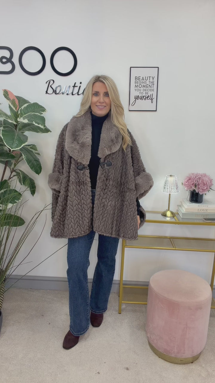 The EMILY luxe faux fur cape - 5 colours
