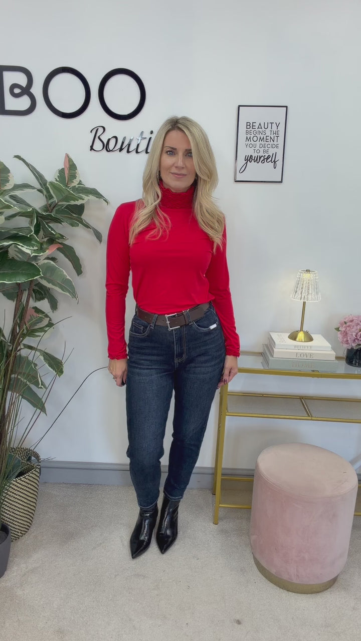 The ORLA dark blue mom fit jeans