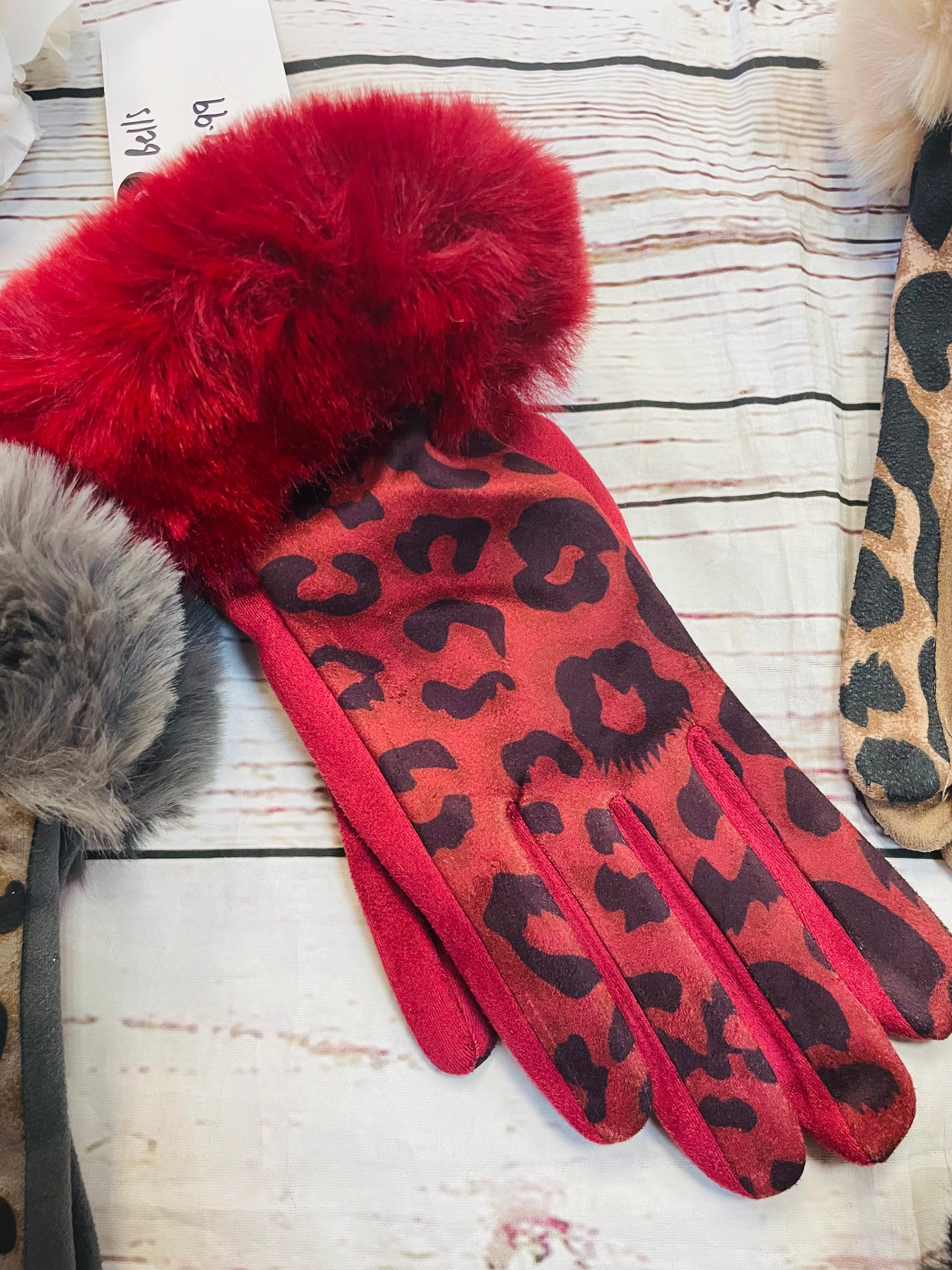 BELLS leopard print gloves